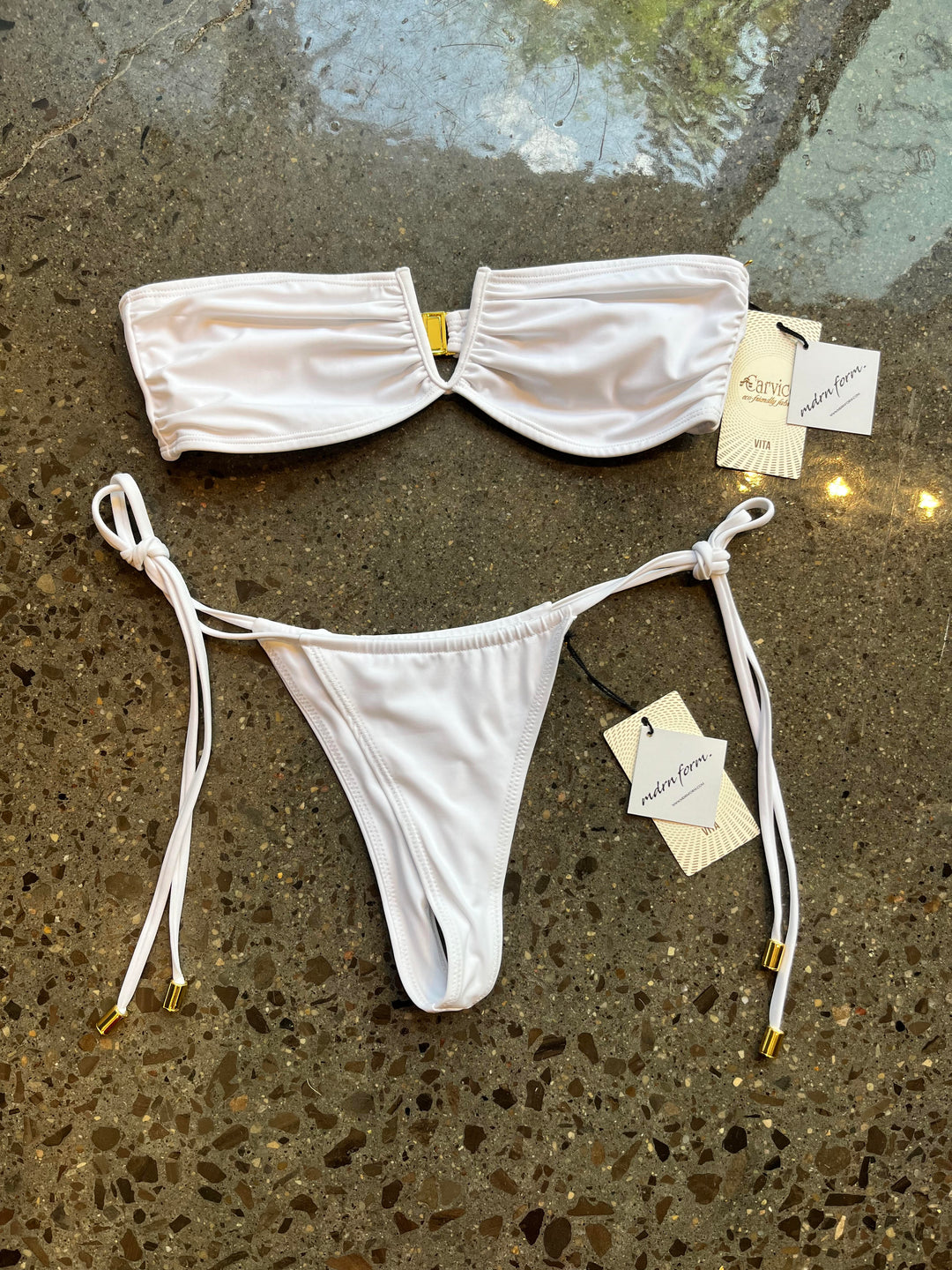Mdrn Form White Bandeau top