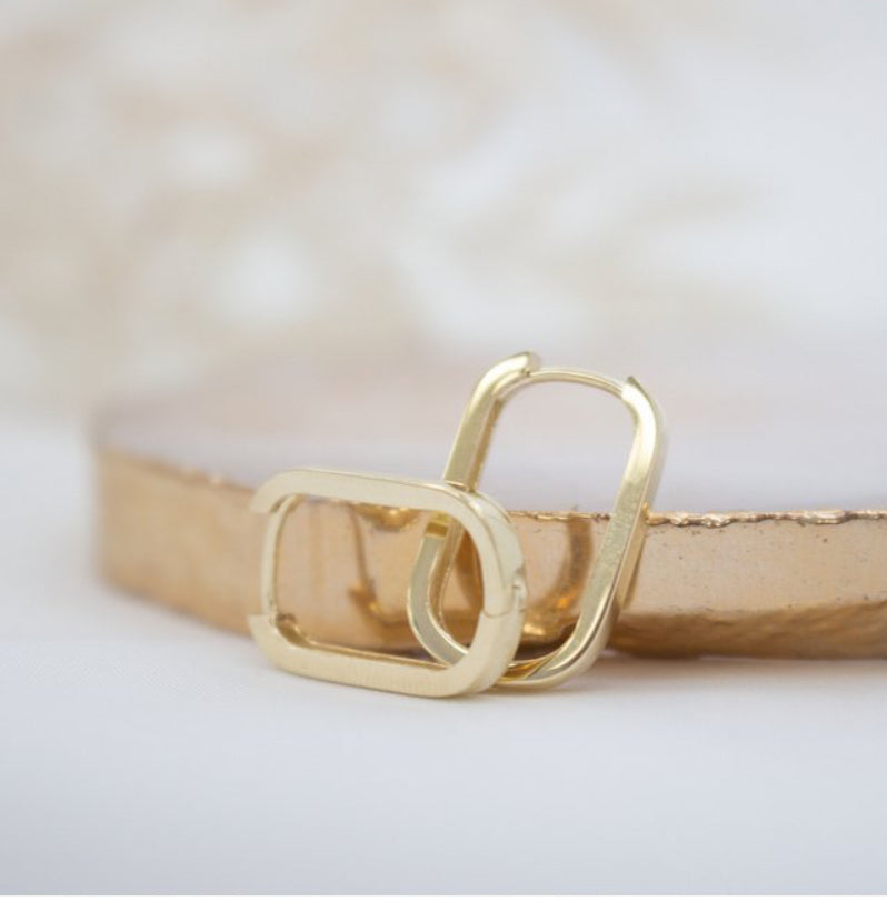 Frances Grace 10K Canadian Gold Paperclip Oval Hoop Earrings