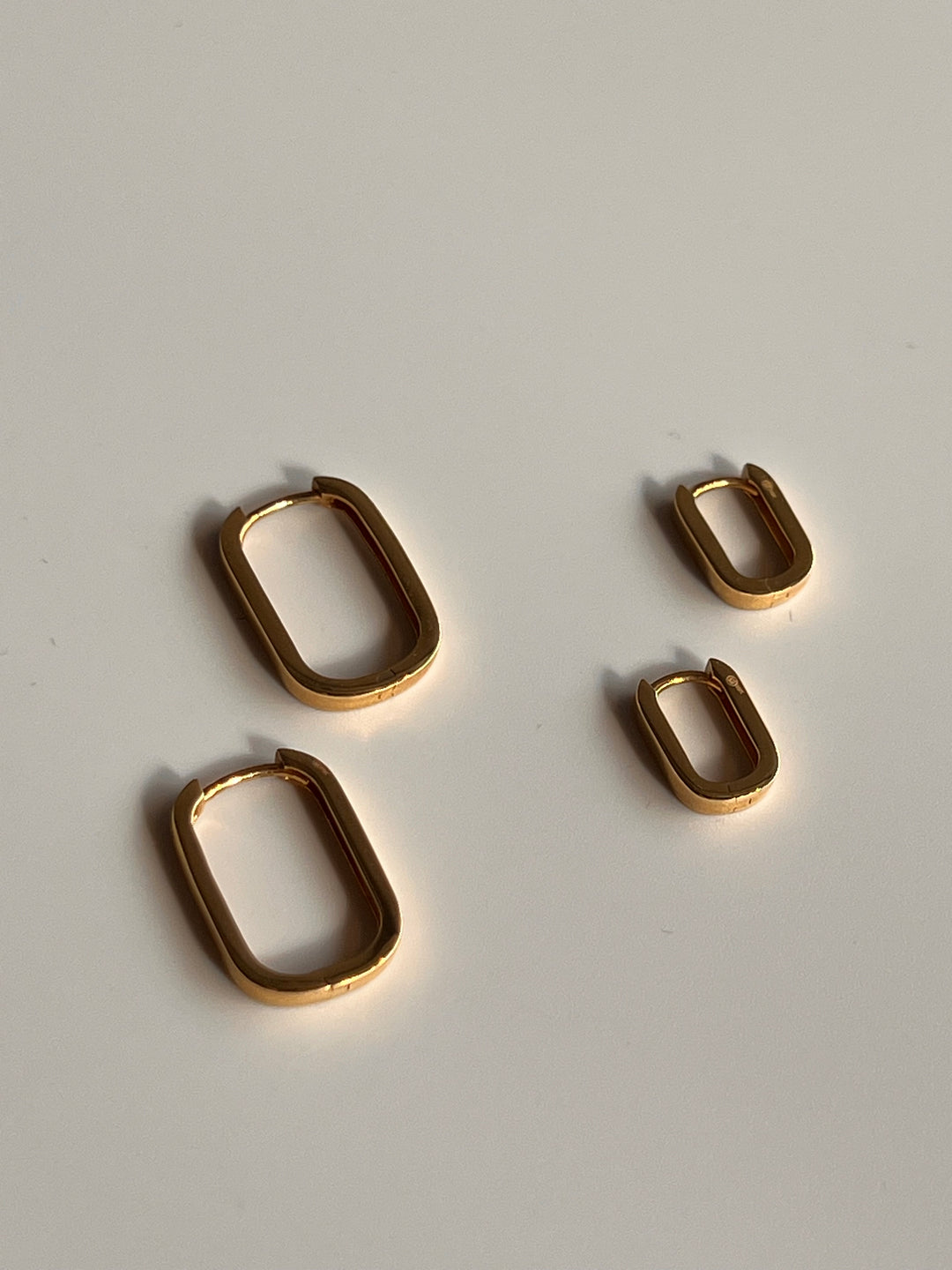 Frances Grace 10K Canadian Gold Paperclip Oval Hoop Earrings