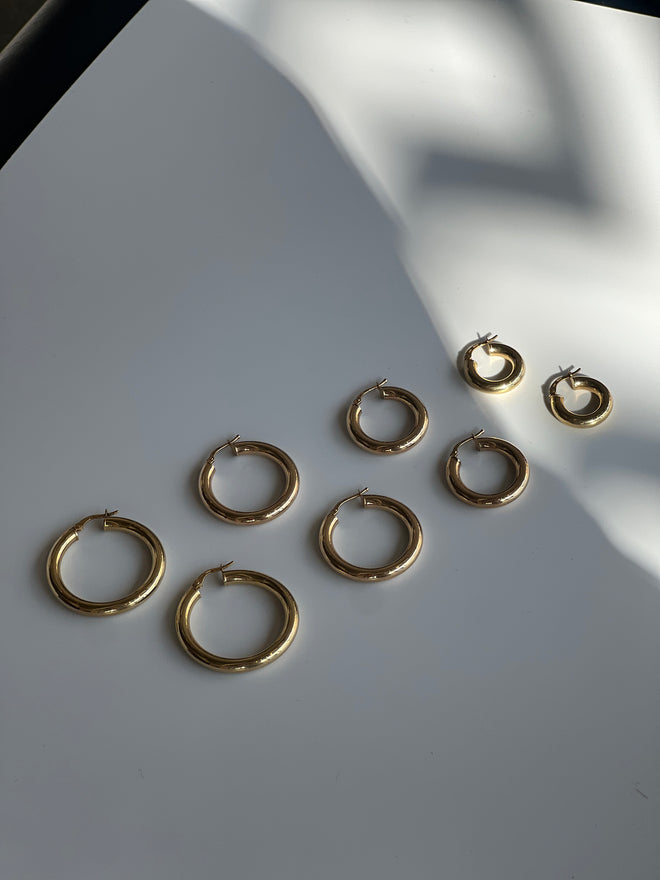 Load image into Gallery viewer, Frances Grace 10K Gold Tube Hoop Earrings — Large
