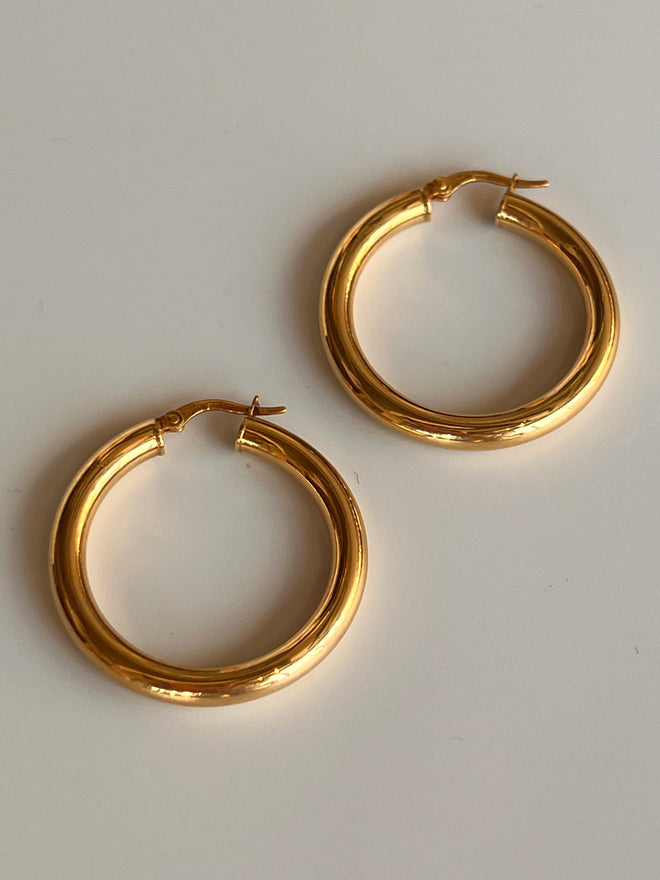 Load image into Gallery viewer, Frances Grace 10K Gold Tube Hoop Earrings — Large
