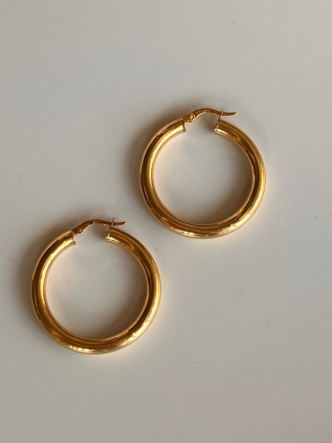 Load image into Gallery viewer, Frances Grace 10K Gold Tube Hoop Earrings — Large
